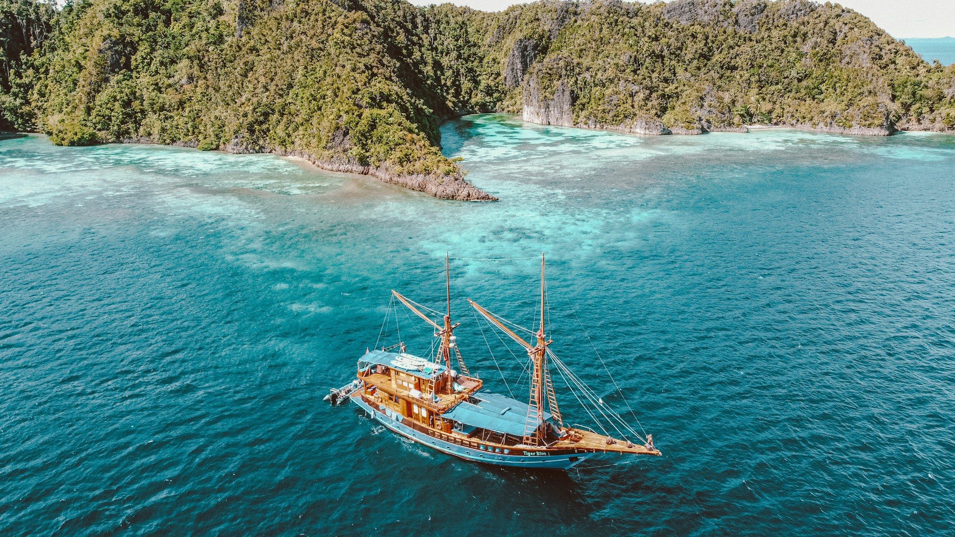 Nusa Penida One Day Trip with All-Inclusive